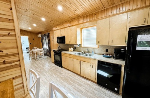 Caddo Gap Cabin | Peaceful Cabin on the Caddo River and Close to State Parks for an Amazing Family Vacation in Glenwood, Arkansas
