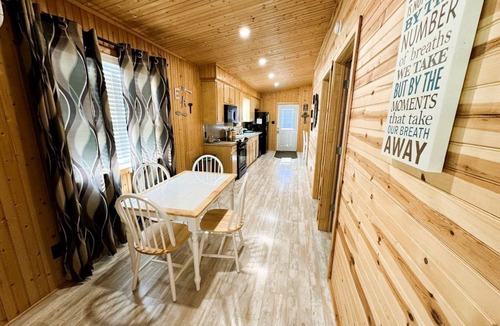 Caddo Gap Cabin | Peaceful Cabin on the Caddo River and Close to State Parks for an Amazing Family Vacation in Glenwood, Arkansas
