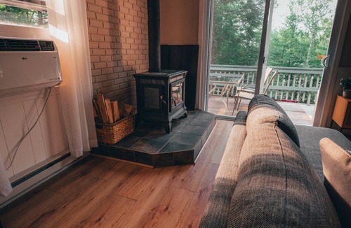 Sutton House | Peaceful Family-Friendly Sunapee Lake/Ski Retreat