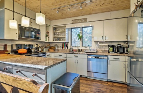 Goshen Cottage | Peaceful Goshen Cottage w/Screened Porch & Views!