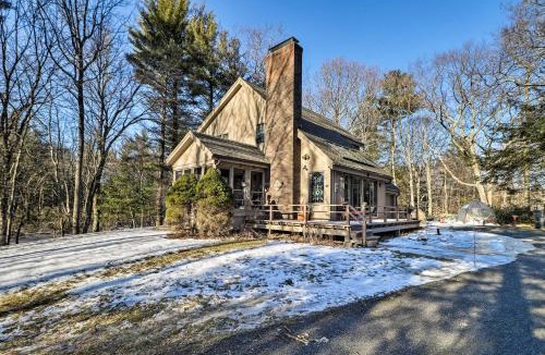 Goshen House | Peaceful Goshen Cottage w/Screened Porch & Views!
