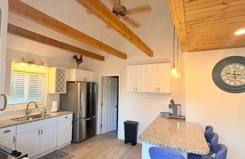 Salem House | Peaceful Lake Front Cottage in Southern NH