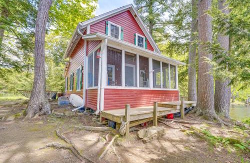 Vassalboro House | Peaceful Lakefront Maine Cabin w/Sunset Views