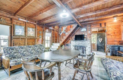 Vassalboro House | Peaceful Lakefront Maine Cabin w/Sunset Views