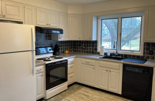 Lakeville House | Peaceful Lakeville Retreat Located Within Minutes to Local Schools & Summer Fun