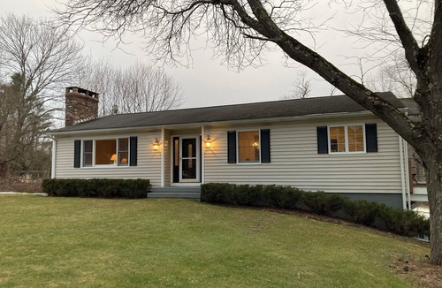 Lakeville House | Peaceful Lakeville Retreat Located Within Minutes to Local Schools & Summer Fun