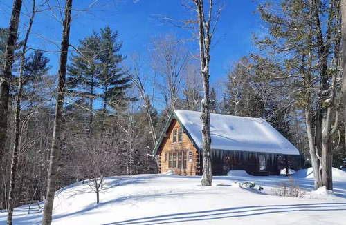 Groton Cabin | Peaceful Log Cabin in the Woods
