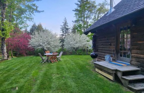 Groton Cabin | Peaceful Log Cabin in the Woods