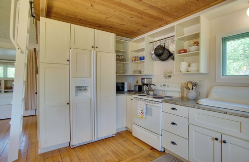 Freetown Cottage | Peaceful Long Pond Cottage w/Dock & Views