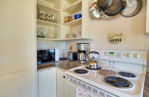 Freetown Cottage | Peaceful Long Pond Cottage w/Dock & Views