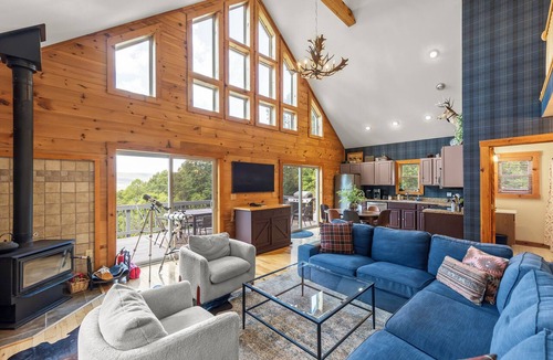 Wardensville Cabin | Peaceful Mountain Getaway: hiking, hot tub, and views