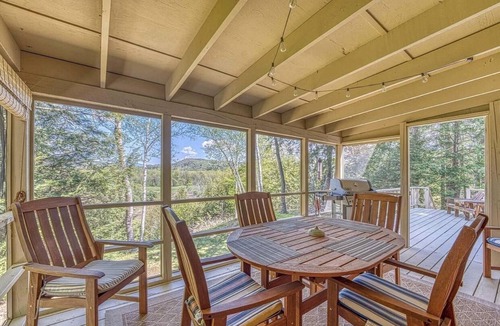 Thornton Ski Chalet | Peaceful Mountain View 4 Bedroom Chalet