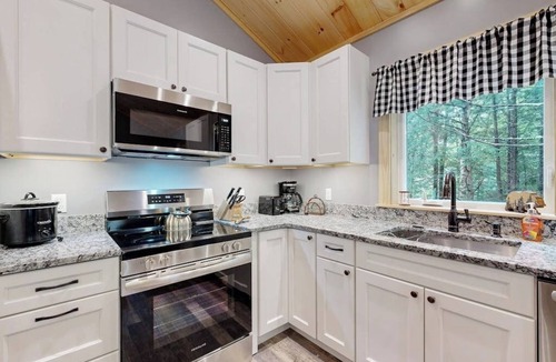 Wolfeboro House | Peaceful new cabin, close to downtown, rail trail & beaches for all seasons fun