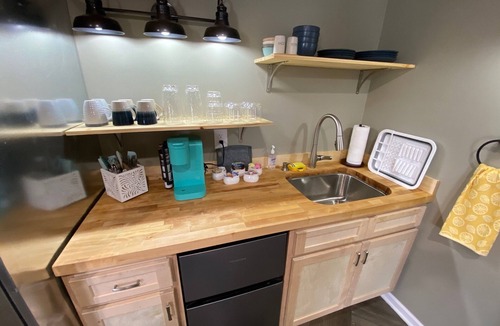 Rockfield Cabin | Peaceful Quiet Cozy Tiny Home W/Country Views. 20 min. to Downtown Bowling Green