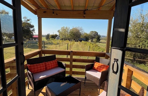 Rockfield Cabin | Peaceful Quiet Cozy Tiny Home W/Country Views. 20 min. to Downtown Bowling Green