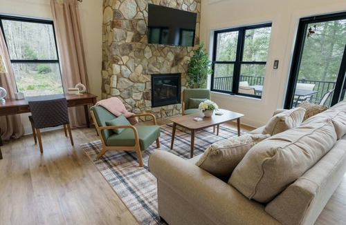 Bruceton Mills Cabin | Peaceful Riverside Cabin with Hot Tub. Near WVU & Cheat Lake. Sleeps 10
