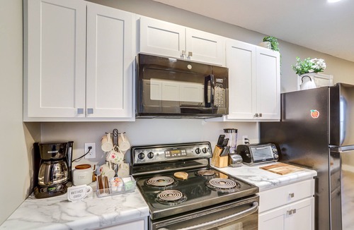 New Haven  Huron County House | Peaceful Shiloh Home w/Deck & Fishing Pond Access
