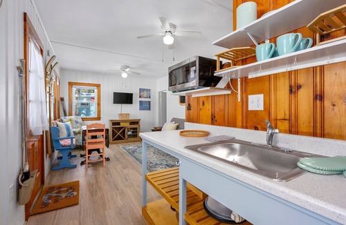 Silver Beach Cottage | Peaceful Waterfront Cottage with Pond Views