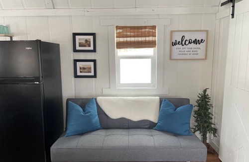 Ellamore Cottage | Peaceful Waterfront House and Cabin “The Brook”