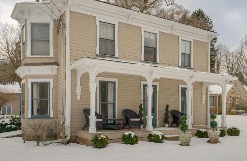 Peninsula House | Peninsula Paradise - Walk to Hiking & Shopping!