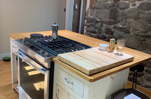 Wolfeboro House | Perfect 2-bedroom lakeside cottage in Wolfeboro,NH for a relaxing and getaway.