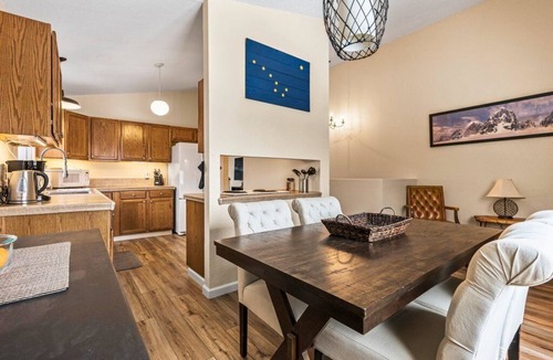 University Area Condo | Perfect for medical professionals and remote workers!