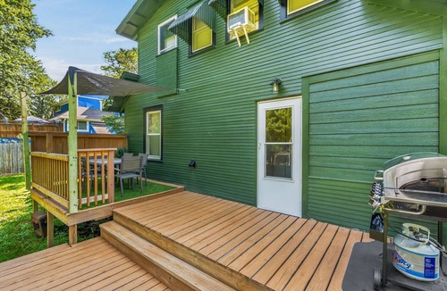 Grandview House | Perfect Group Stay! See the Stunning Social Area X6