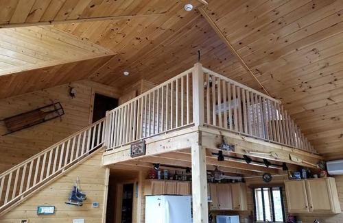 Thornton Cabin | Perfect Pemi Riverfront Log Cabin, Great for Families, Sleeps 10.