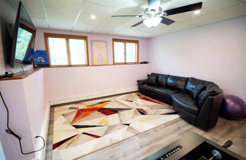 Westwood Apartment | Perfectly Located & Comfy Suite - Summer Best !