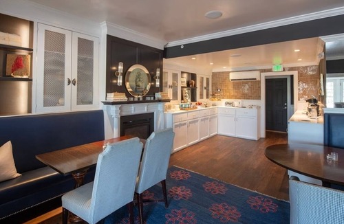 Kennebunkport Hotel | Perkins Suite at Kennebunkport Inn, Complimentary Breakfast, Free Parking