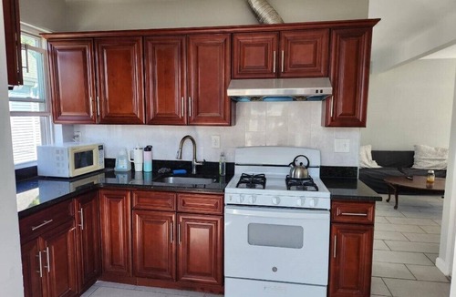 Malden Condo | Pet Friendly 3-BR 2-Bath Spacious Condo 15 minutes to Boston