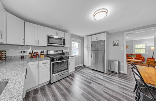 West Mifflin House | Pet-friendly 4br Near Kennywood & Pittsburgh 4 Bedroom Home