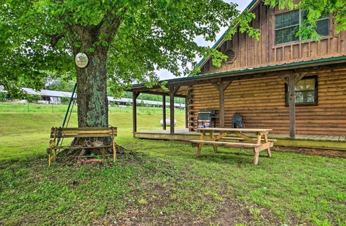 Pickens House | Pet-Friendly Broken Bow Gem with Deck and Grill!