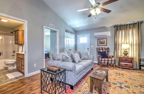 Bowling Green Apartment | Pet-Friendly Brownsville Retreat w/Porch!