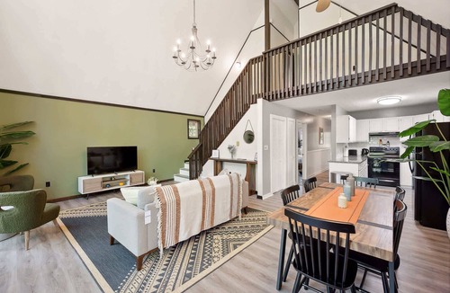Luray Ski Chalet | Pet-friendly chalet retreat w/deck