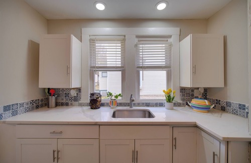 Highland Square House | Pet-Friendly Highland Square Home w/Workspace