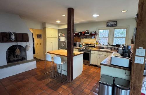 Old Lyme House | Pet Friendly Hilltop Retreat in the Woods