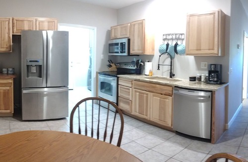 Warrensburg House | Pet Friendly Lodging Close to Whiteman AFB and Warrensburg