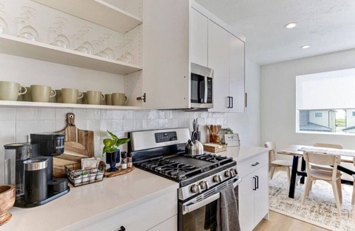 American Fork Condo | Pet-Friendly | Silicon Slopes | Garage