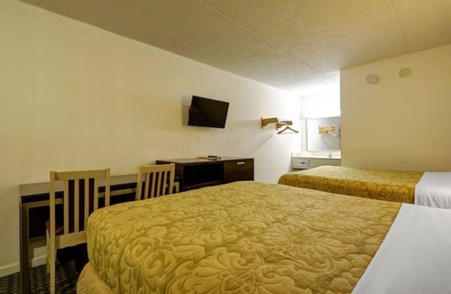 Brookville Hotel | Pet-Friendly Stay near Dayton KOA Holiday | Practical Stay for Families