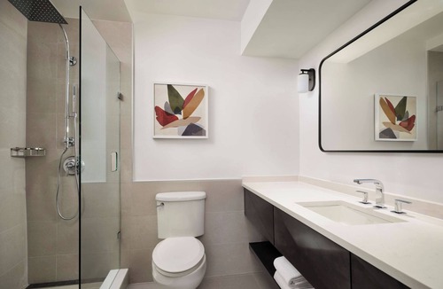 White Plains Hotel | Pets Allowed! King room with Pool and Free Airport Shuttle!