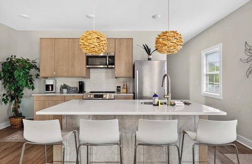 Germantown Apartment | Phoenix Hill Full Duplex | 4BR & 2 Kitchens for 8