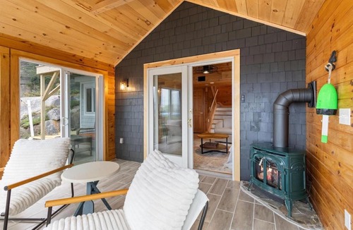 Spruce Head House | Pirate's Den on the Wharf