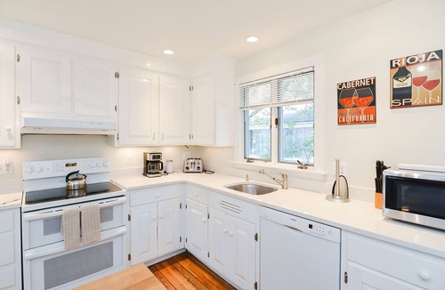 Rockport House | Pleasant House in Rockport: Rock 'n' Roll Vibes