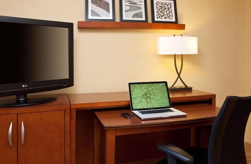 Woburn House | Pleasant Stay! 3 Convenient Units, Parking, Pets Allowed, Near Zoo New England!