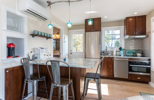 Newburyport House | Plovers Nest: Stay in the Heart of Newburyport for Yankee Homecoming!