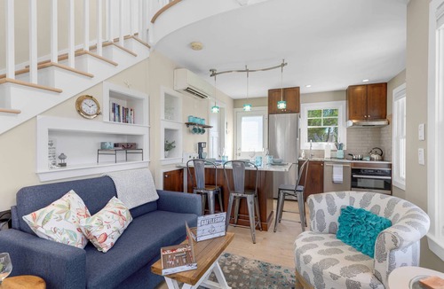 Newburyport House | Plovers Nest: Stay in the Heart of Newburyport for Yankee Homecoming!
