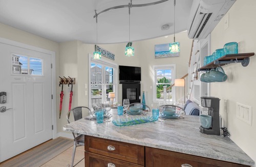 Newburyport House | Plovers Nest: Stay in the Heart of Newburyport for Yankee Homecoming!