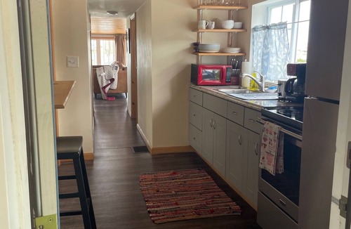 Newbury Cottage | Plum Island Basin Waterfront w/Private Safe Beach Perfect for Family