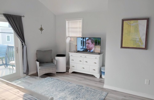 Newburyport House | Plum Island place 5 minute walk to beach 9 minute walk to point